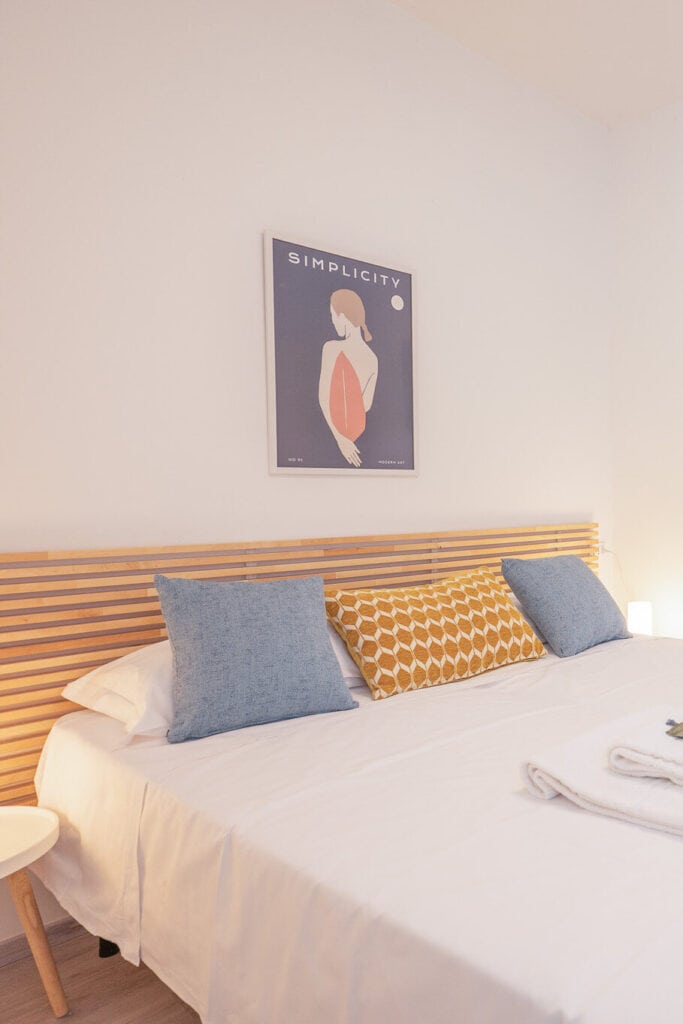 La stanza da letto di un bed and breakfast, dal